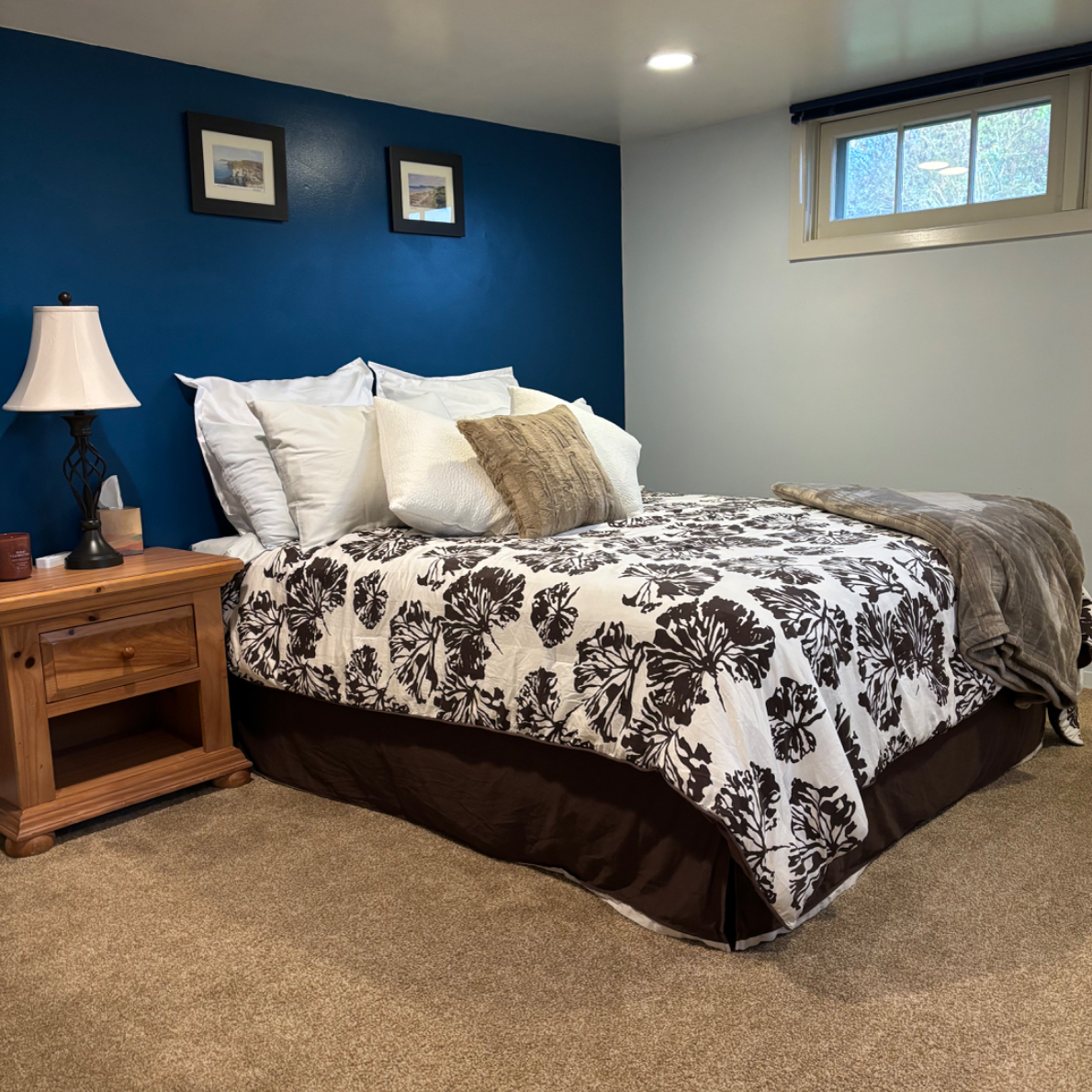 Comfortable Two Bedroom Apartment in Great Location - Photo 6