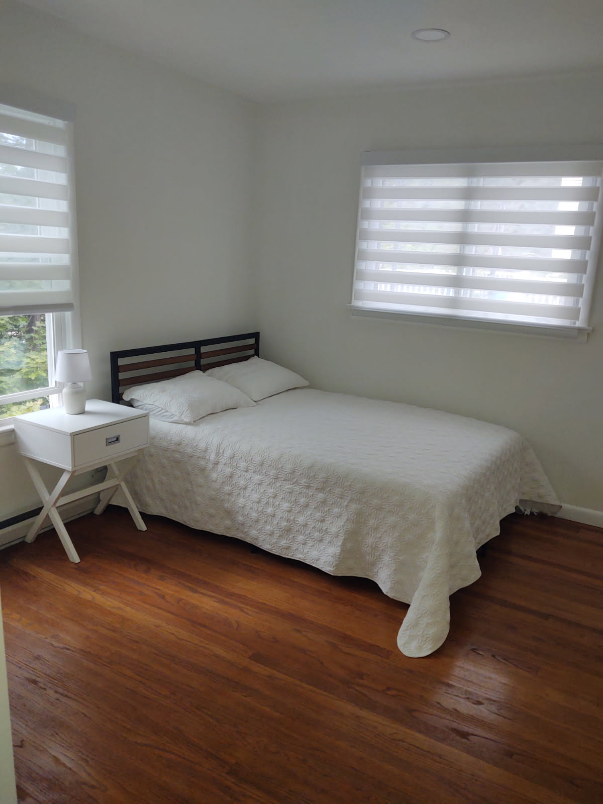 2,400 Fully Furnished, 1 Bedroom 1 Bathroom Apartment Call 412.401.7324 - Photo 3