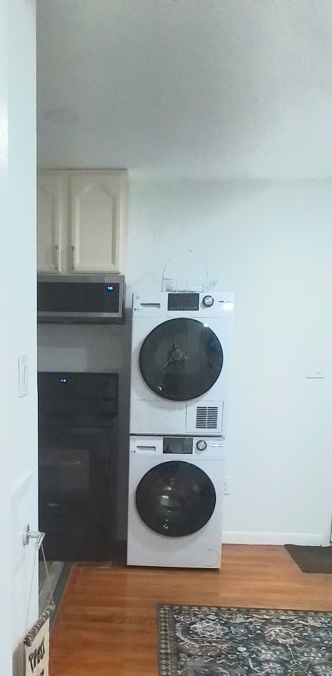 2,400  Fully Furnished, 1 Bedroom 1 Bathroom Apartment Call 412.401.7324 - Photo 11