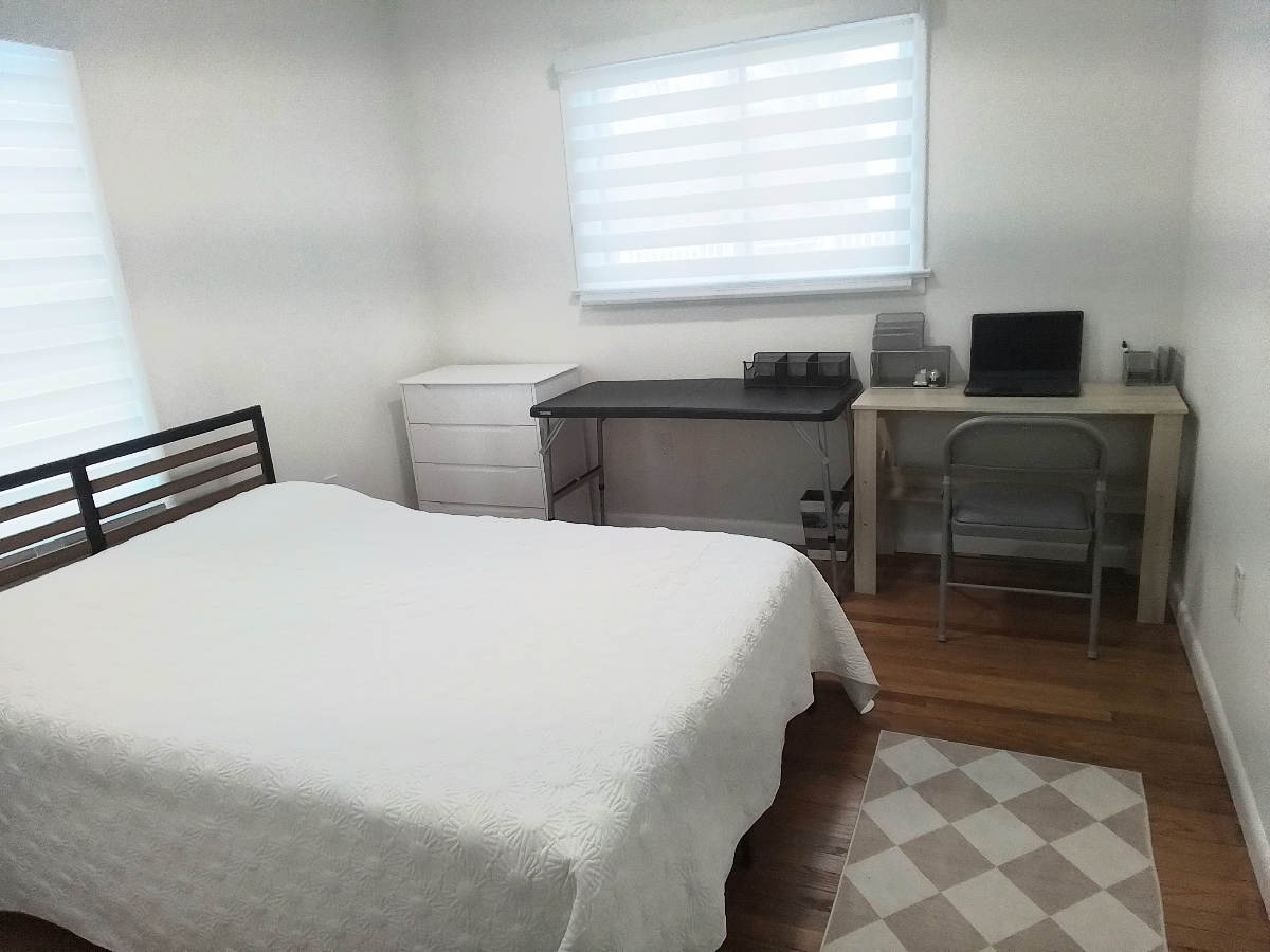 2,400  Fully Furnished, 1 Bedroom 1 Bathroom Apartment Call 412.401.7324 - Photo 12