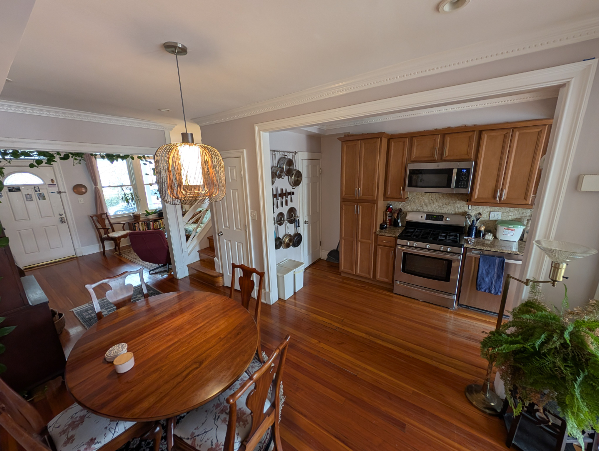 Cozy DC rowhouse with well-stocked kitchen - Photo 8