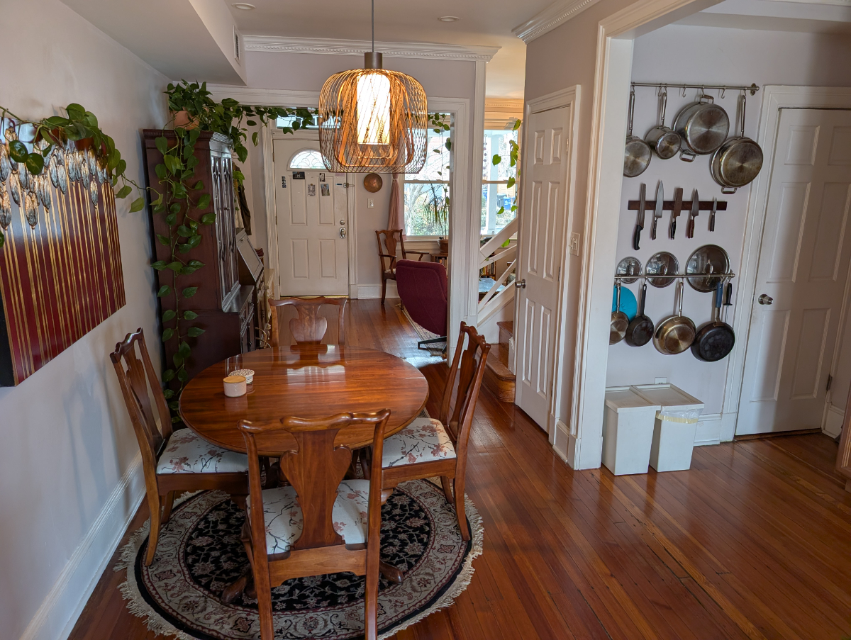 Cozy DC rowhouse with well-stocked kitchen - Photo 7