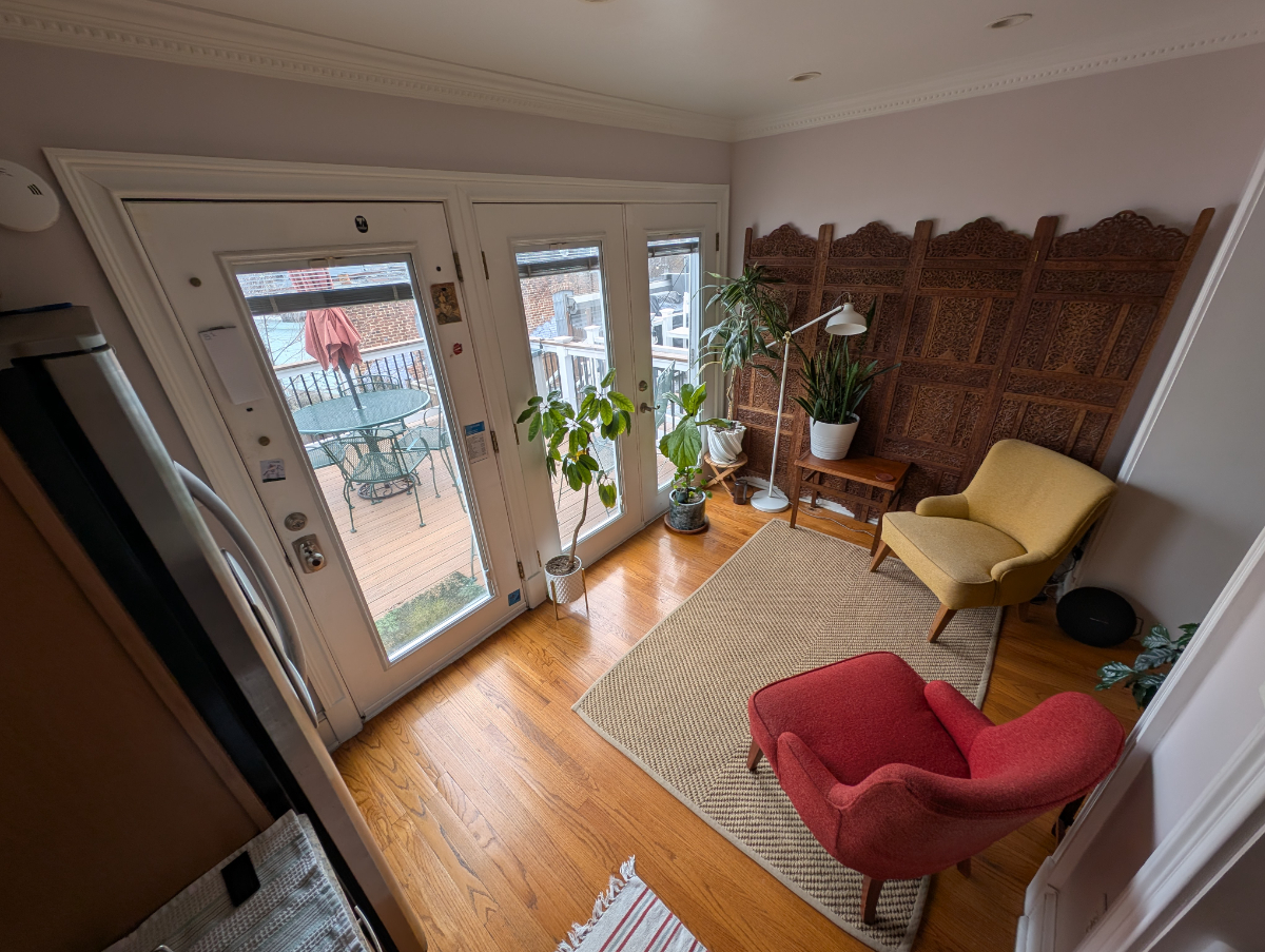 Cozy DC rowhouse with well-stocked kitchen - Photo 12