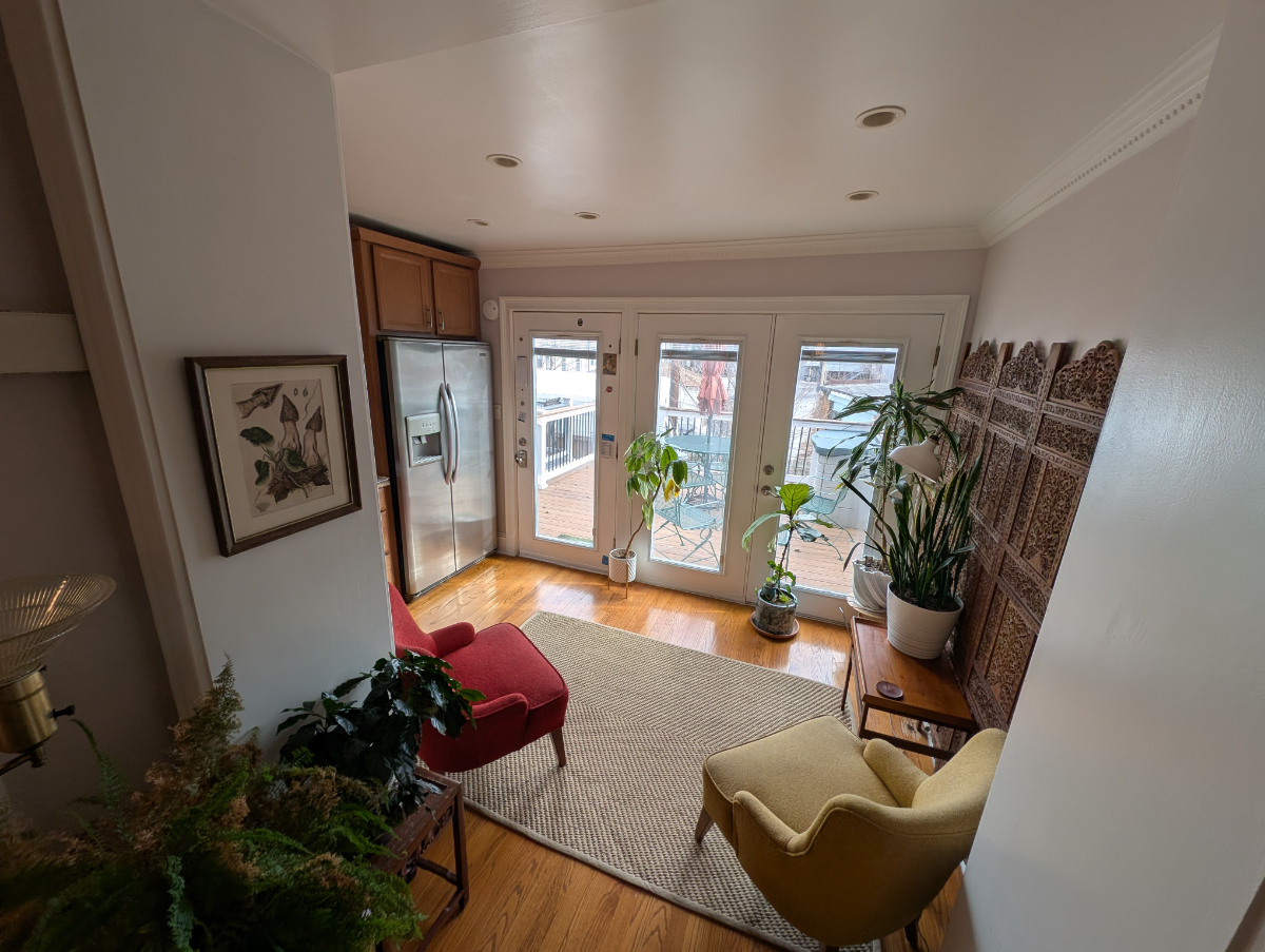 Cozy DC rowhouse with well-stocked kitchen - Photo 11