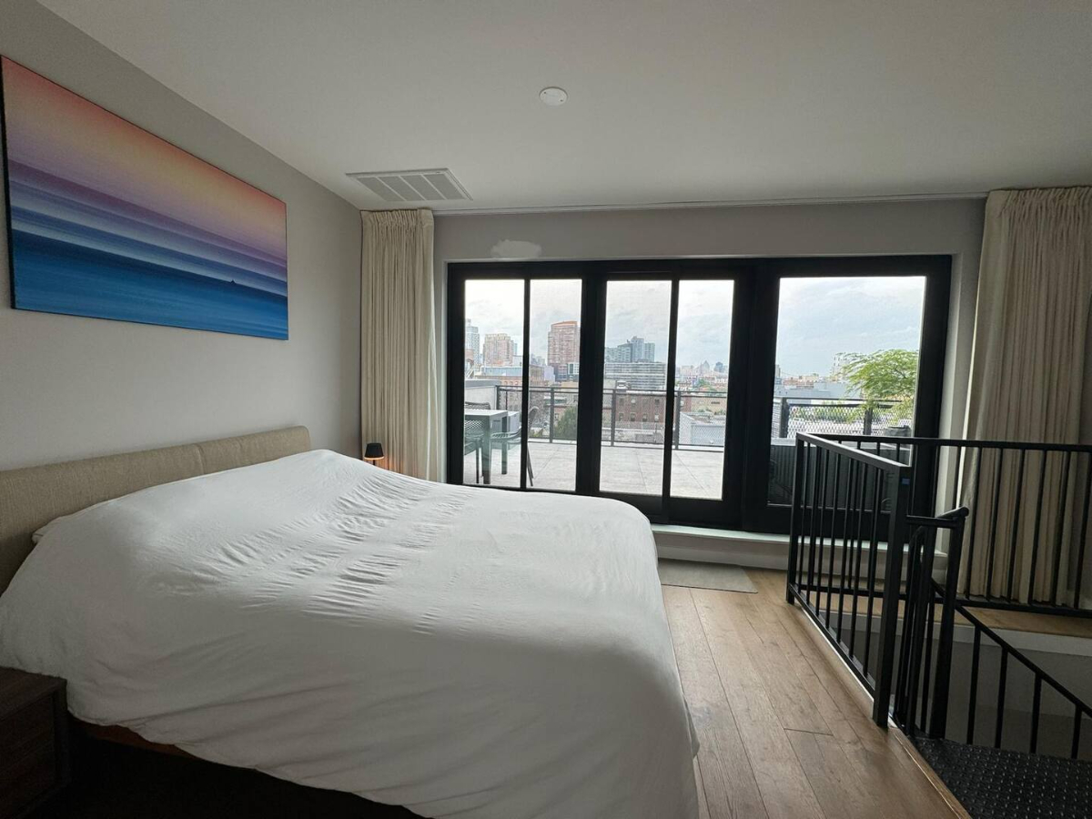 Luxury 3BR Penthouse in Greenpoint, Brooklyn - Fully Furnished - Photo 2