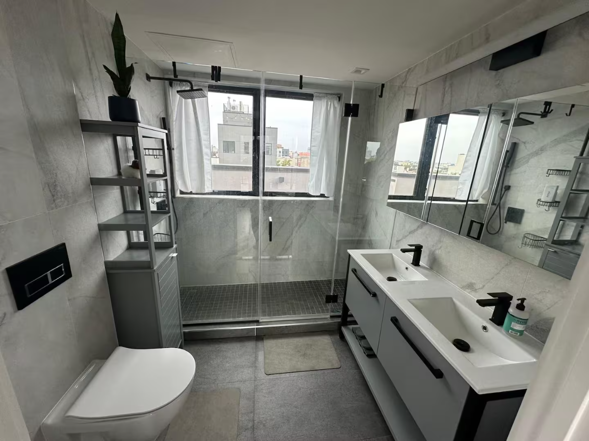 Luxury 3BR Penthouse in Greenpoint, Brooklyn - Fully Furnished - Photo 5
