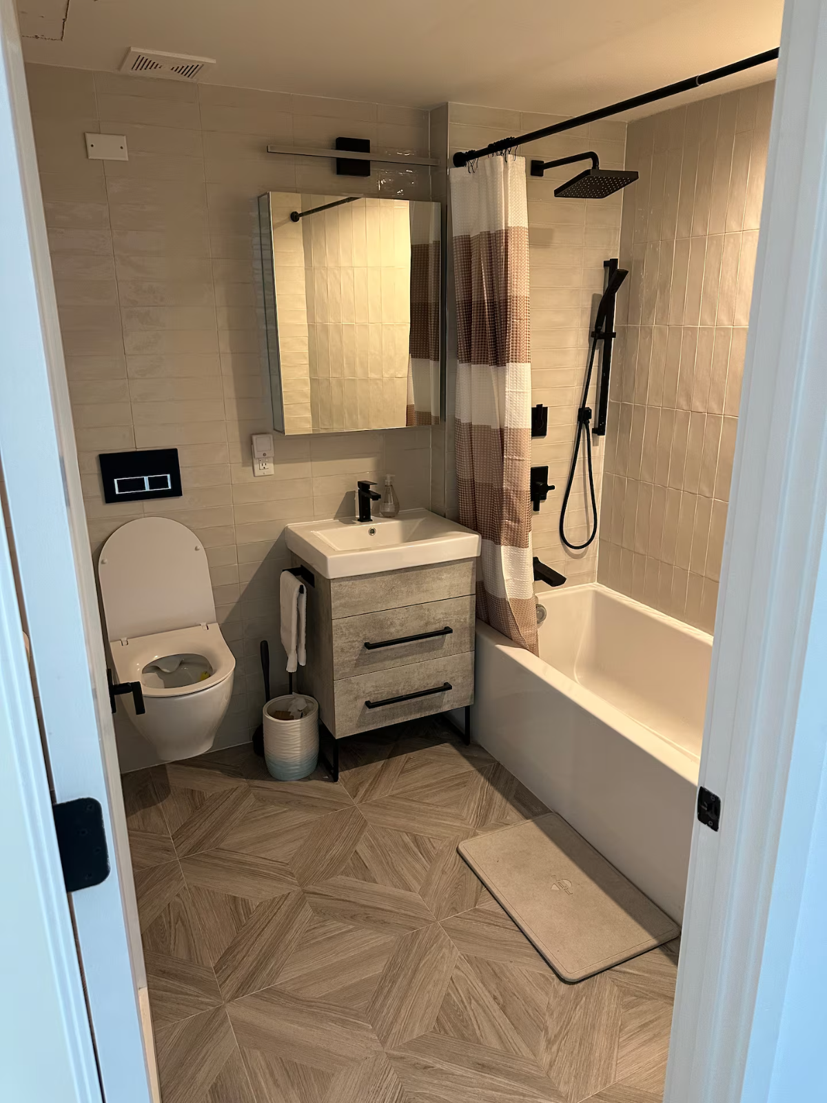 Luxury 3BR Penthouse in Greenpoint, Brooklyn - Fully Furnished - Photo 6