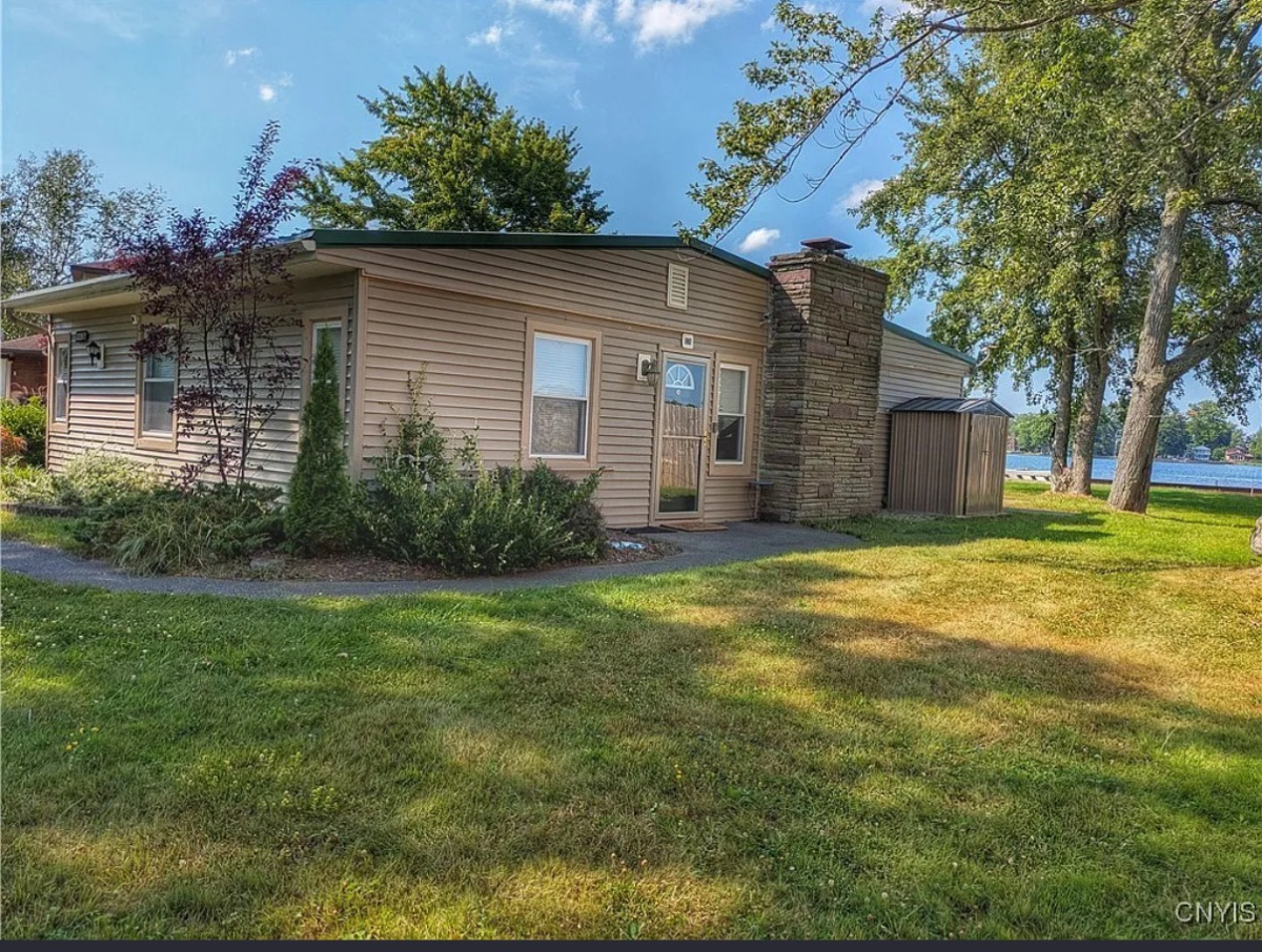 Lakeside Retreat just minutes from Syracuse and new MICRON site - Photo 3