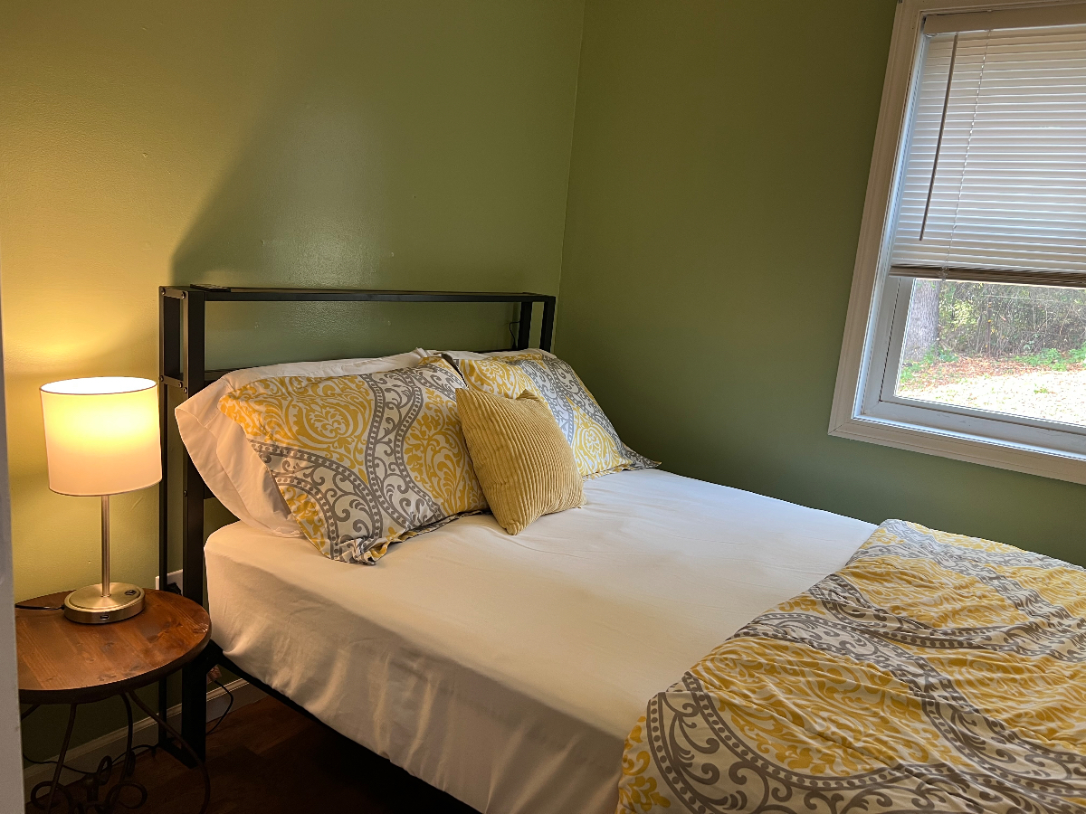 Cozy 2 Bedroom Apartment - Photo 8