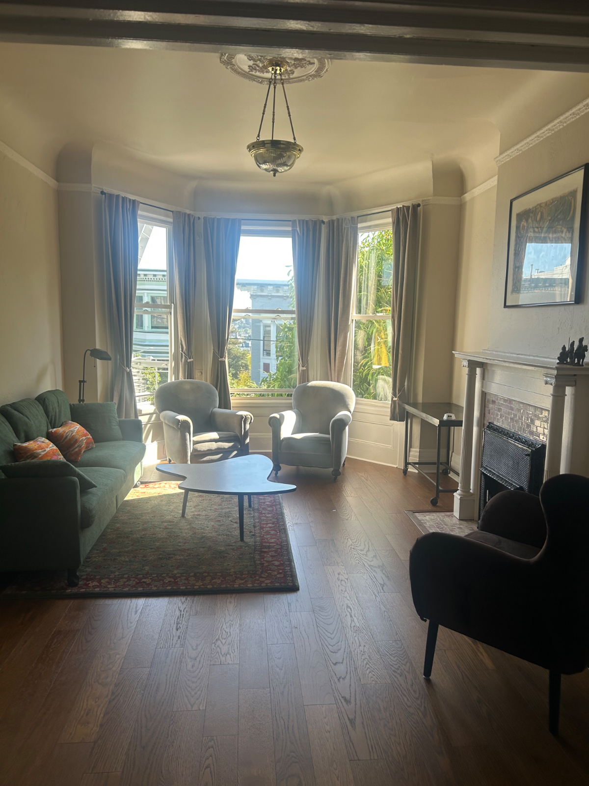 Vict. Flat Hayes Valley 2br. 1bth/ 1/2 bth, office,living room ,dinning with deck. - Photo 1