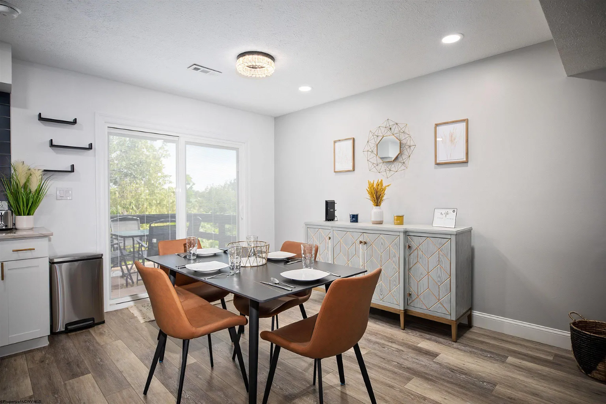 Renovated 2BR/2.5BA Townhome - 3 min. to Hospital - Photo 5