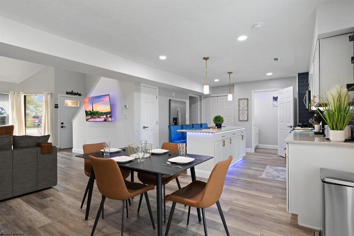 Renovated 2BR/2.5BA Townhome - 3 min. to Hospital - Photo 6