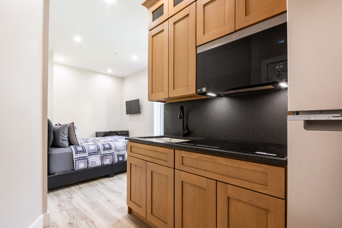Stylish Modern Studio in Bed-Stuy w/ Fireplace - Photo 1