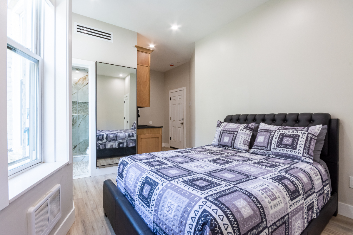 Stylish Modern Studio in Bed-Stuy w/ Fireplace - Photo 6
