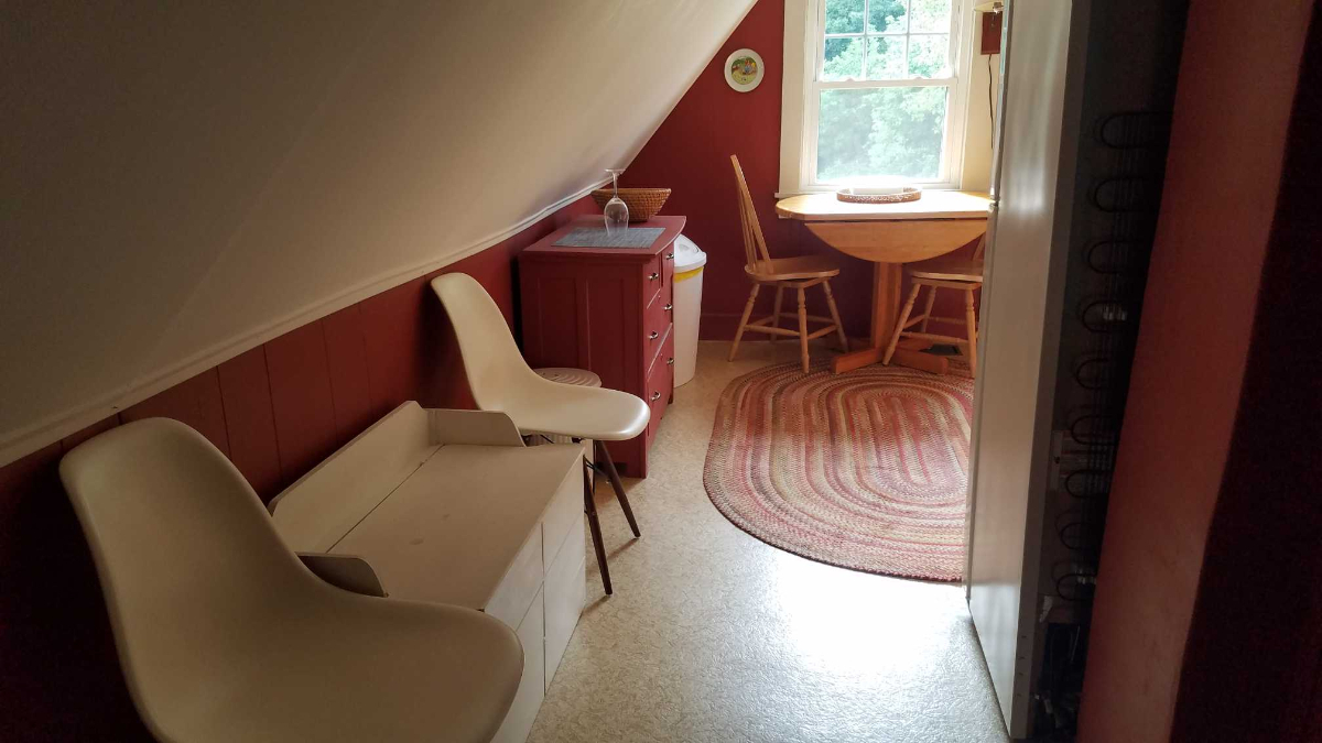 Intown Apartment Close to Everything - Photo 6