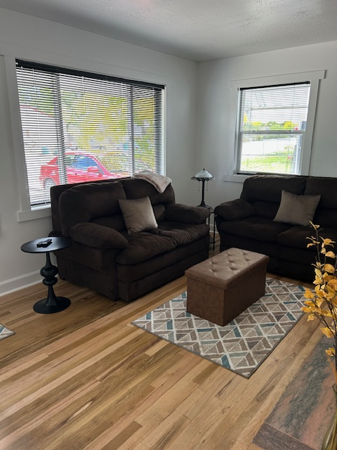 Inviting Furnished Home with Comfort & Convenience in Casper - Photo 2