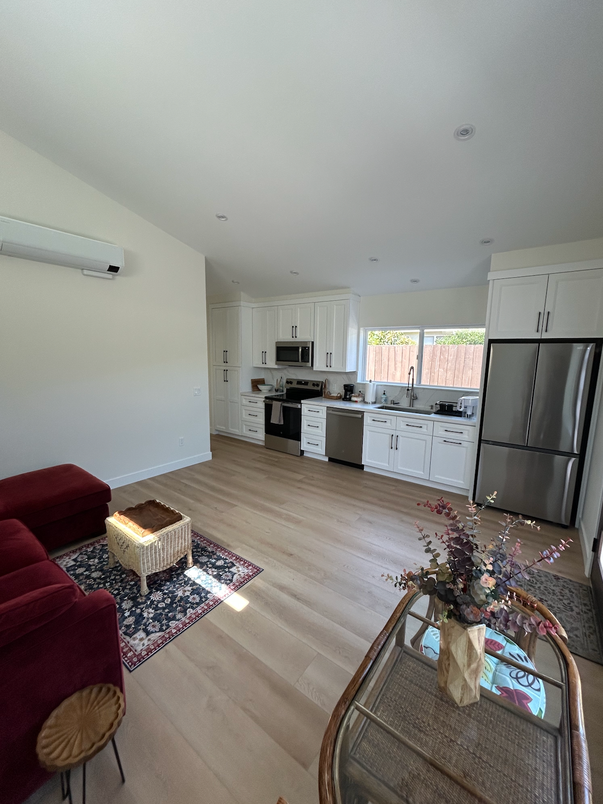Brand New Detached Modern Masterpiece 2bd/1ba - Photo 2