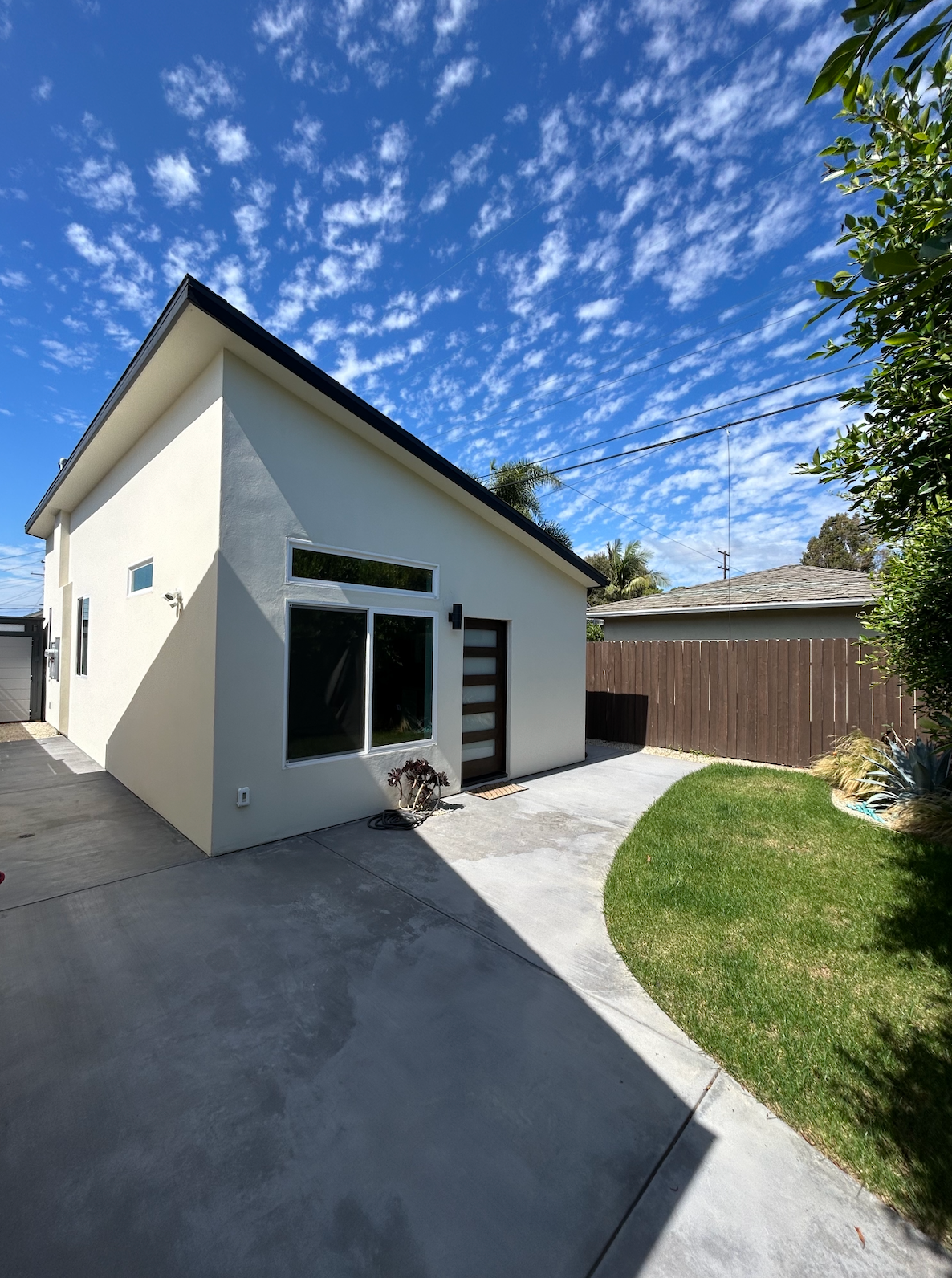 Brand New Detached Modern Masterpiece 2bd/1ba - Photo 1