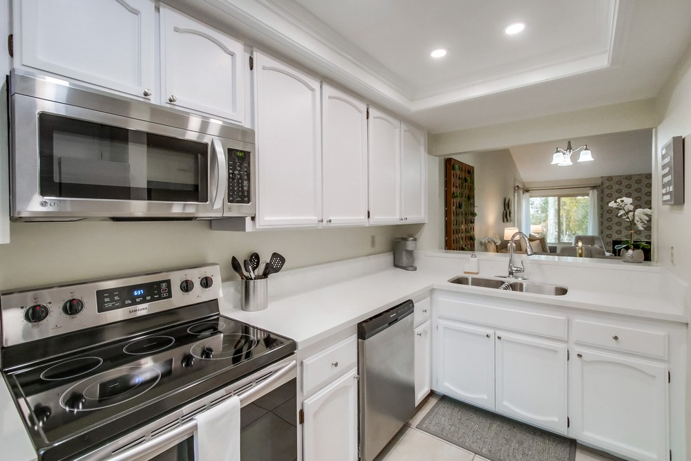 Bernardo Heights Single story 2 bedroom with attached garage and Golf Course Views - Photo 5