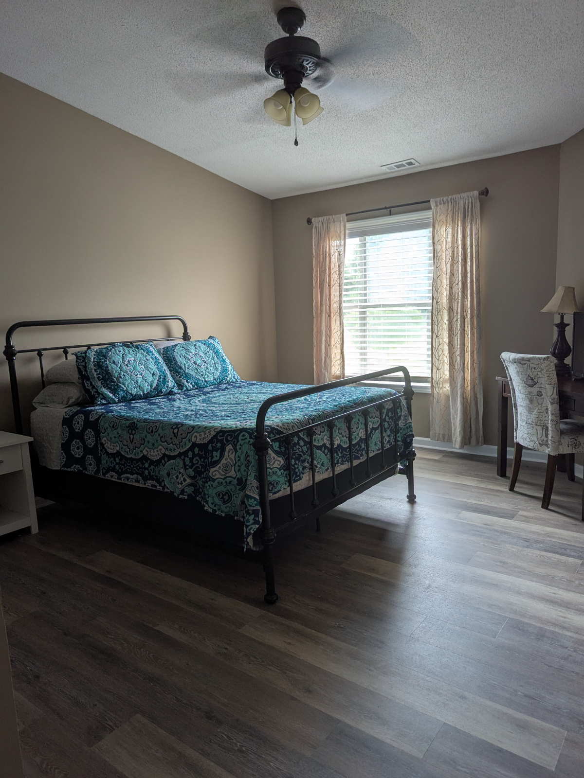 Spacious 2 BD- 2 Full bath with pool near hospital & medical district - Photo 12