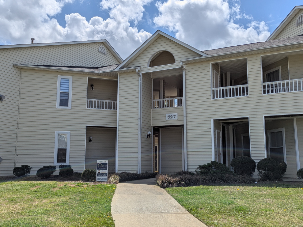 Spacious 2 BD- 2 Full bath with pool near hospital & medical district - Photo 2