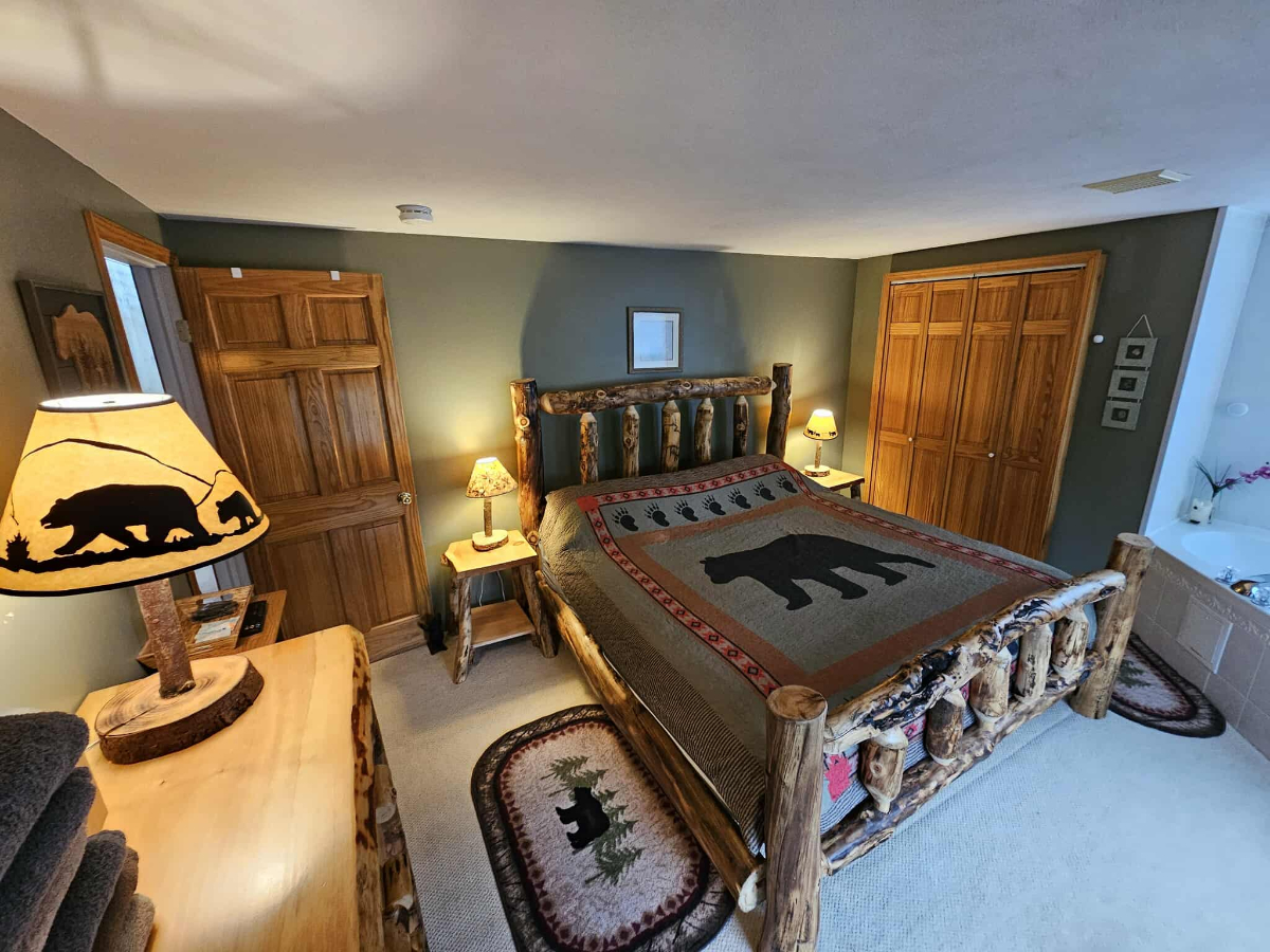 Country Lodge with Hot Tub, Waterfalls, Pond, and Views - Photo 3