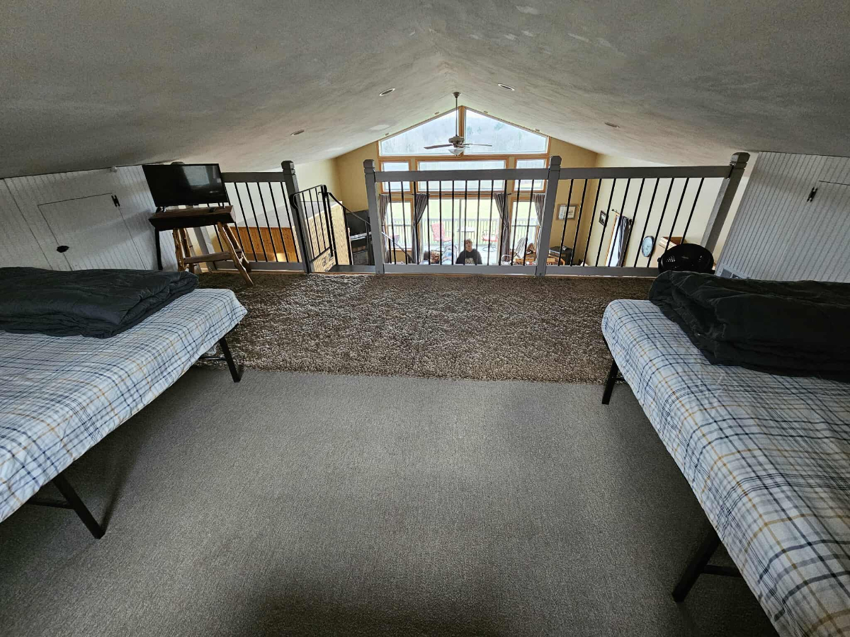 Country Lodge with Hot Tub, Waterfalls, Pond, and Views - Photo 4