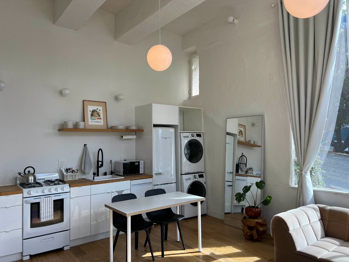 Open-Concept Loft in the Heart of Echo Park - Photo 2