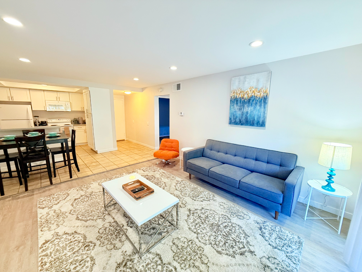 Mission Valley Furnished 2 bed condo - Pet friendly - Fast WiFi and Free parking - Photo 3