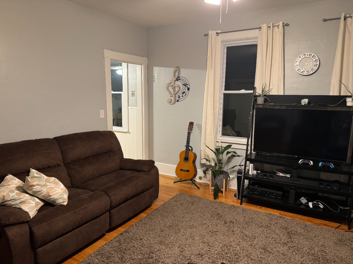 Private Room in Nice Quiet Neighborhood 5 min from Wynn, Utica College, MVCC - Photo 3