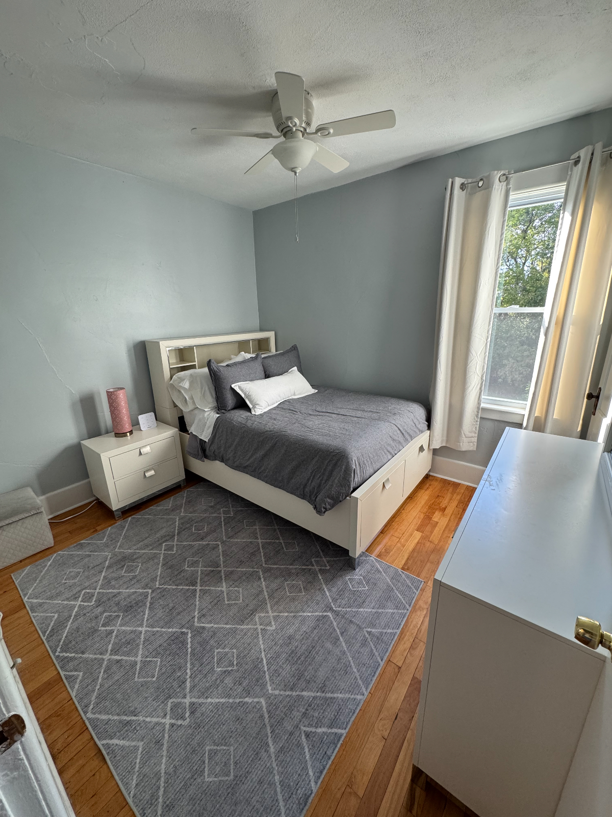 Private Room in Nice Quiet Neighborhood 5 min from Wynn, Utica College, MVCC - Photo 1
