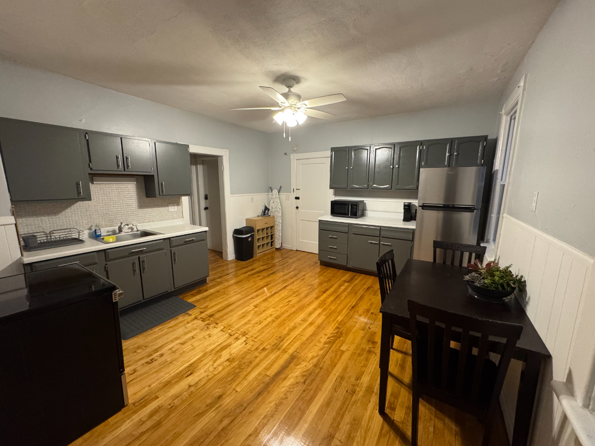 Private Room in Nice Quiet Neighborhood 5 min from Wynn, Utica College, MVCC - Photo 8