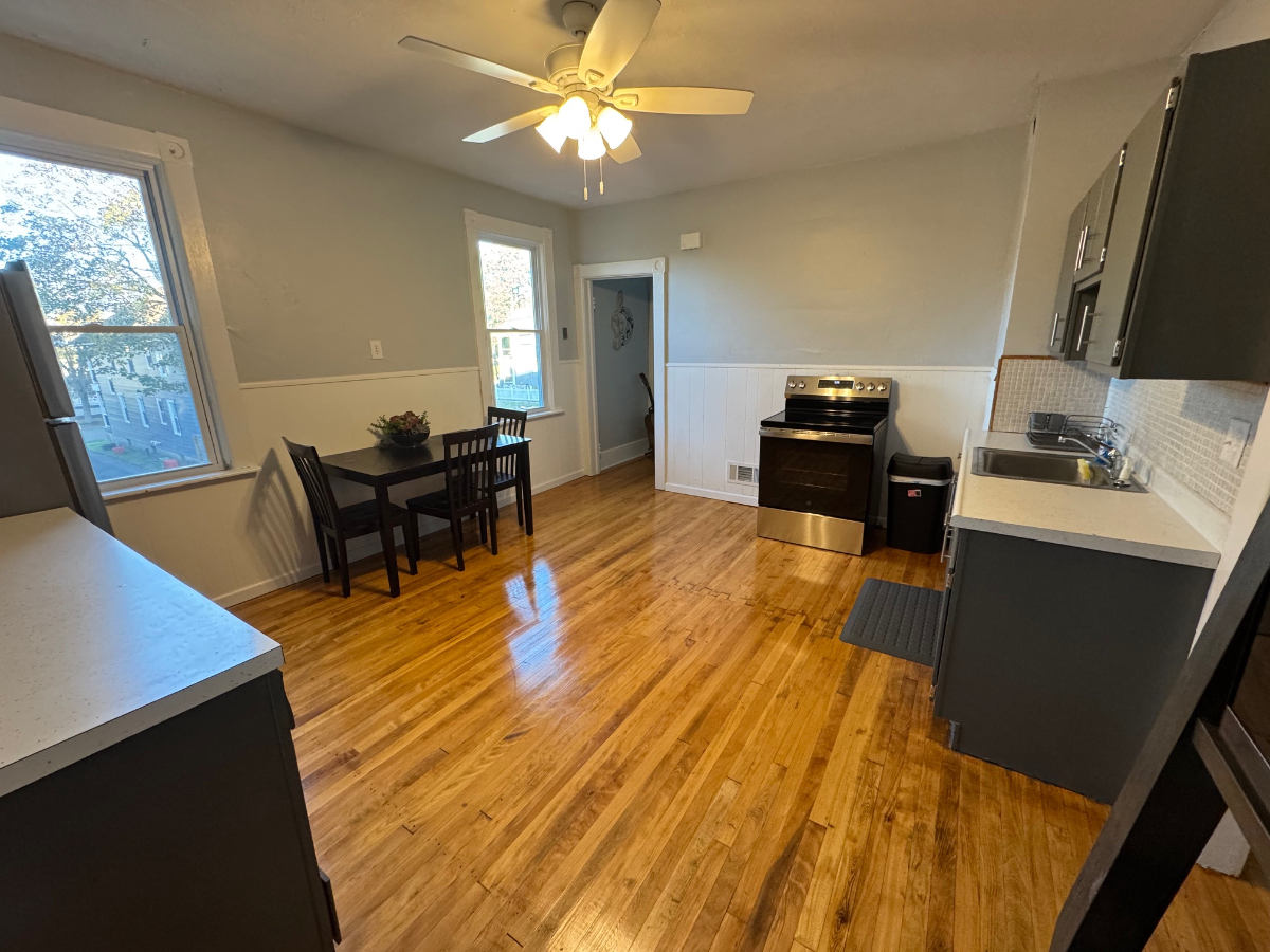 Private Room in Nice Quiet Neighborhood 5 min from Wynn, Utica College, MVCC - Photo 11