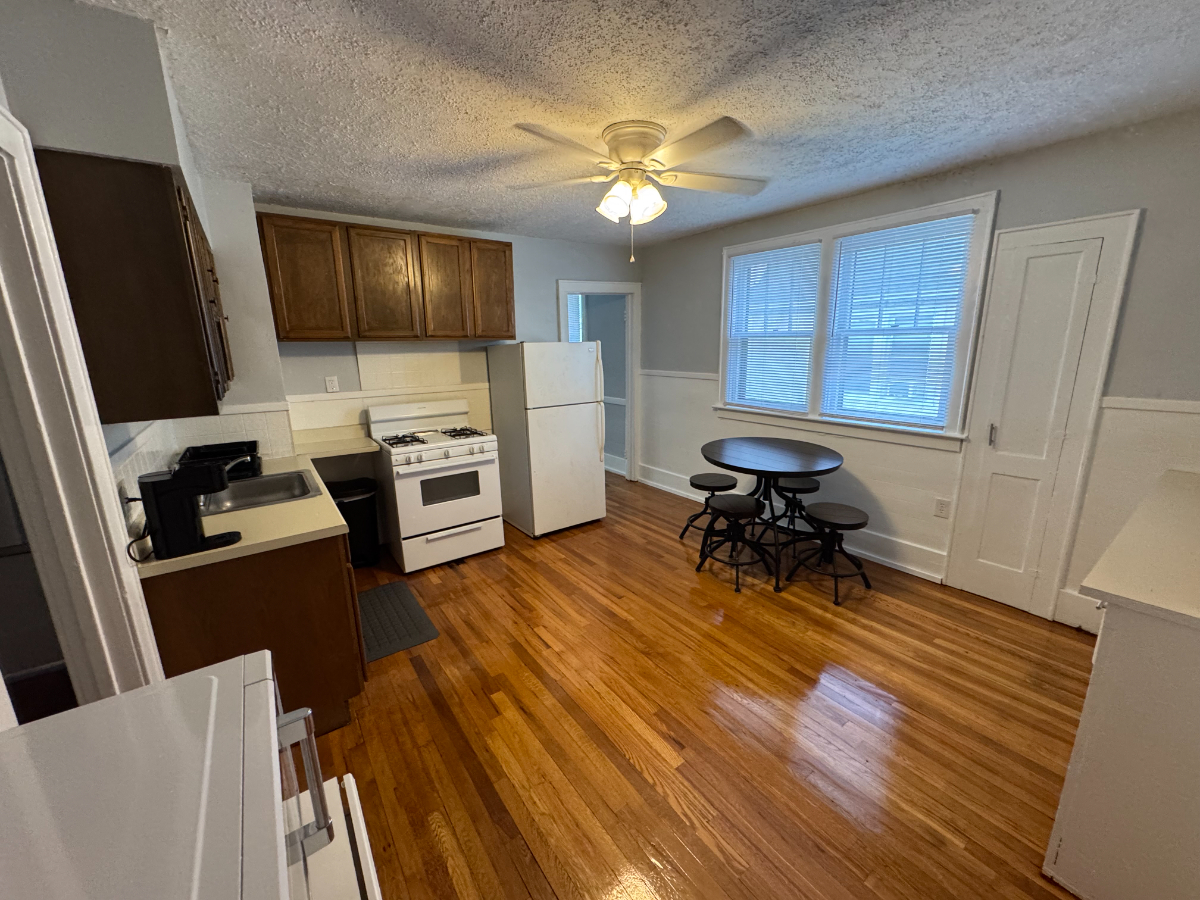 Private Room in Nice Quiet Neighborhood 5 min from Wynn, Utica College, MVCC - Photo 5