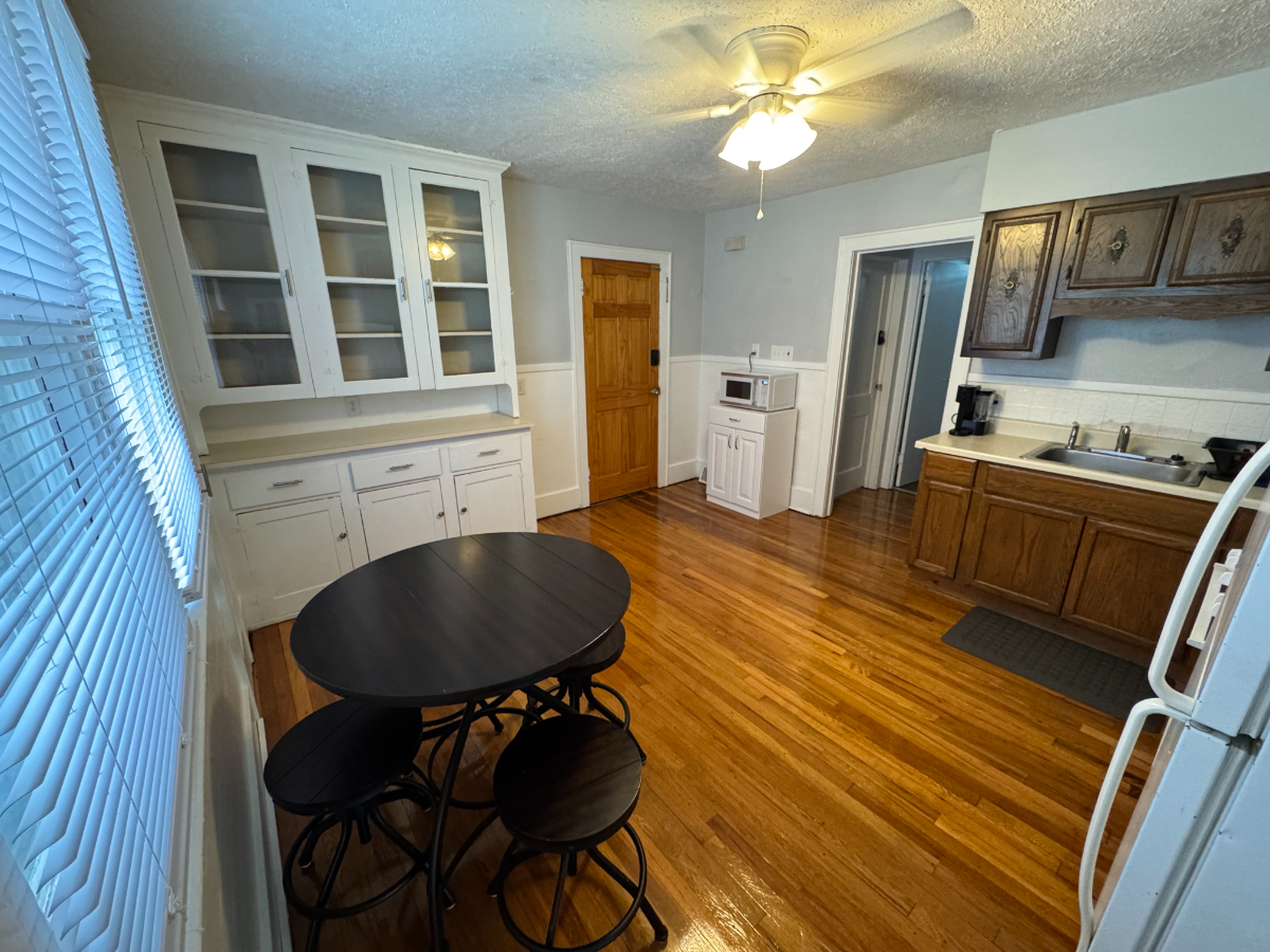 Private Room in Nice Quiet Neighborhood 5 min from Wynn, Utica College, MVCC - Photo 6