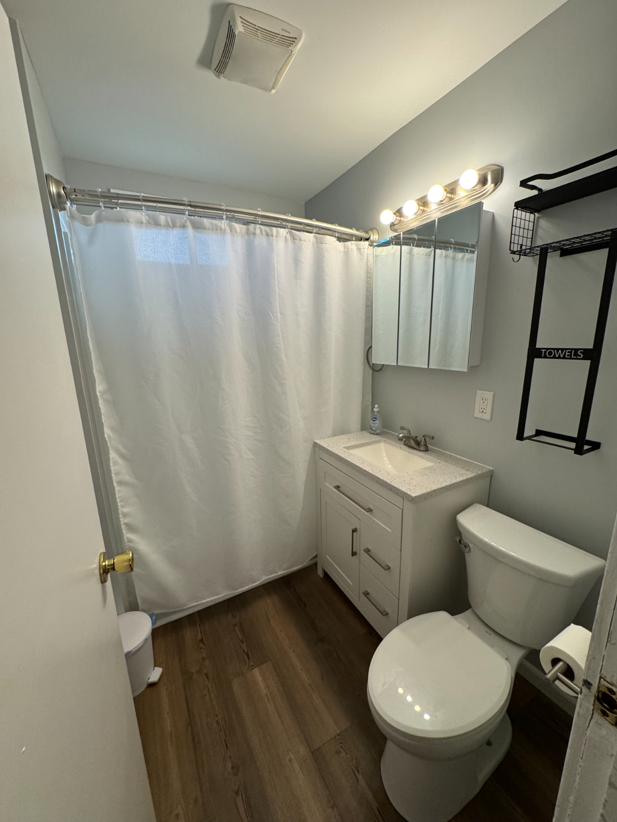Private Room in Nice Quiet Neighborhood 5 min from Wynn, Utica College, MVCC - Photo 7