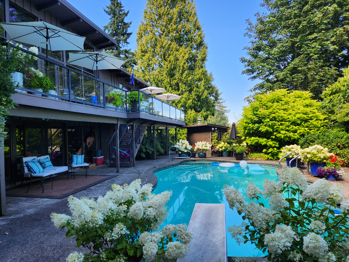 Peaceful Garden Oasis