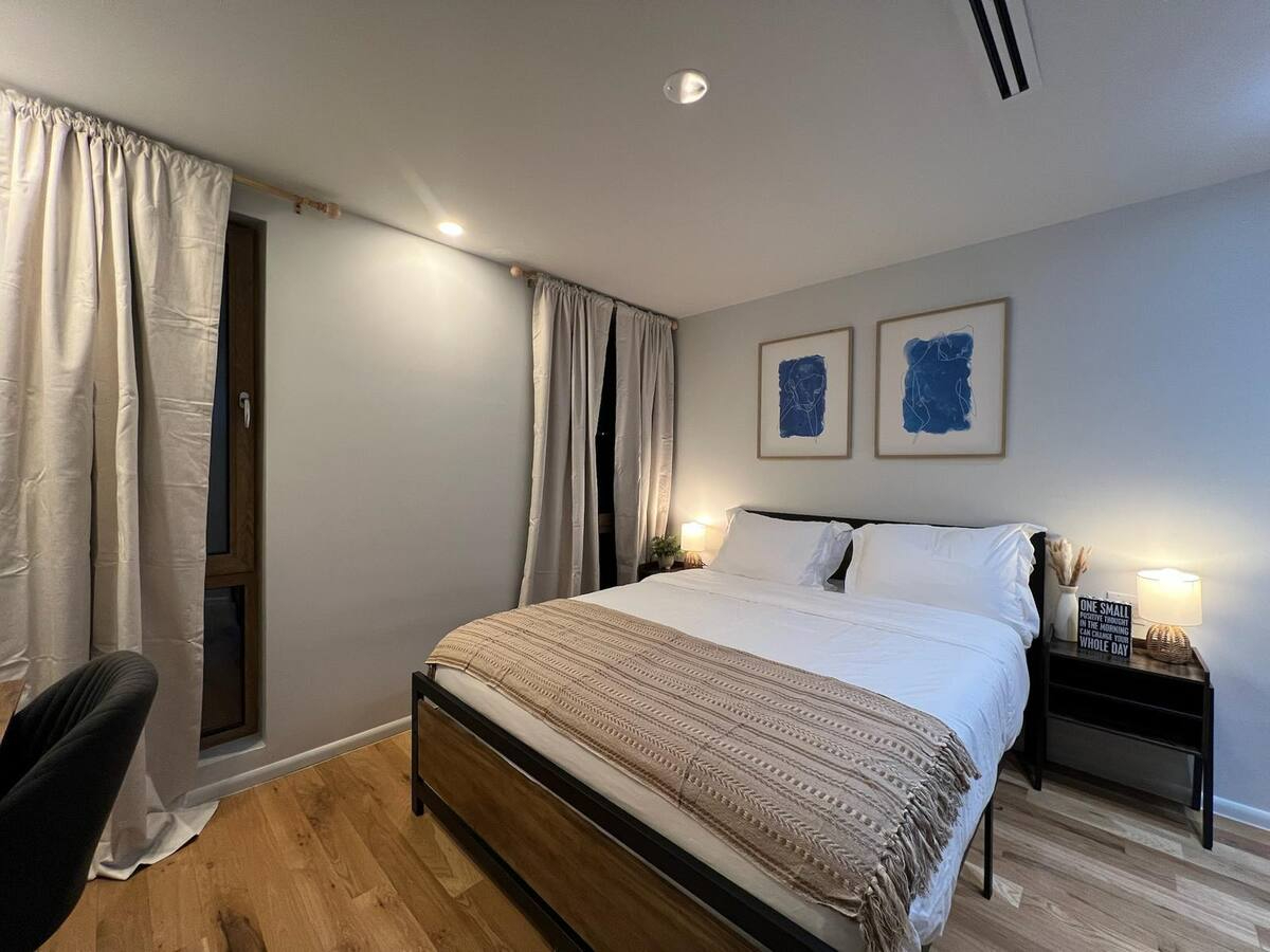 Cozy and Spacious Duplex Townhome - Photo 9