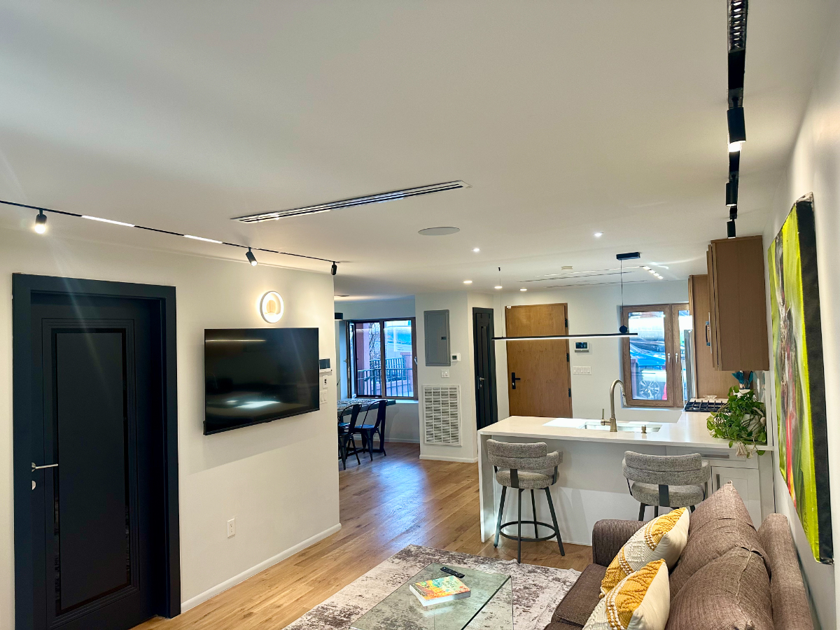 Cozy and Spacious Duplex Townhome - Photo 3