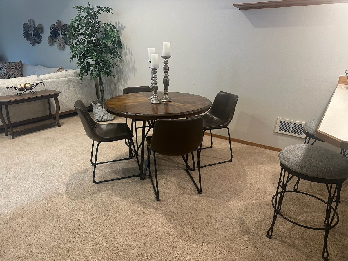 Spacious condo with nice furnishings centrally located - Photo 6