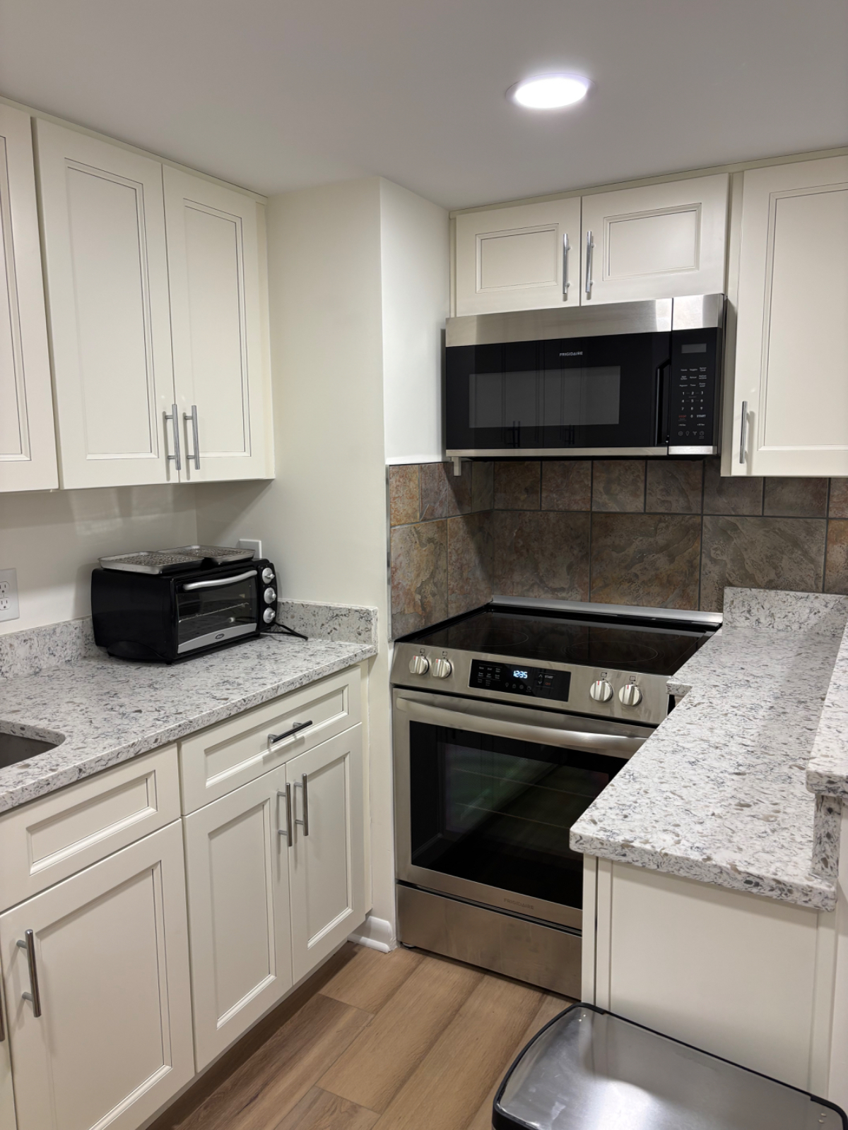 Renovated Capitol Hill 1BR/1BA, utilities included. - Photo 7