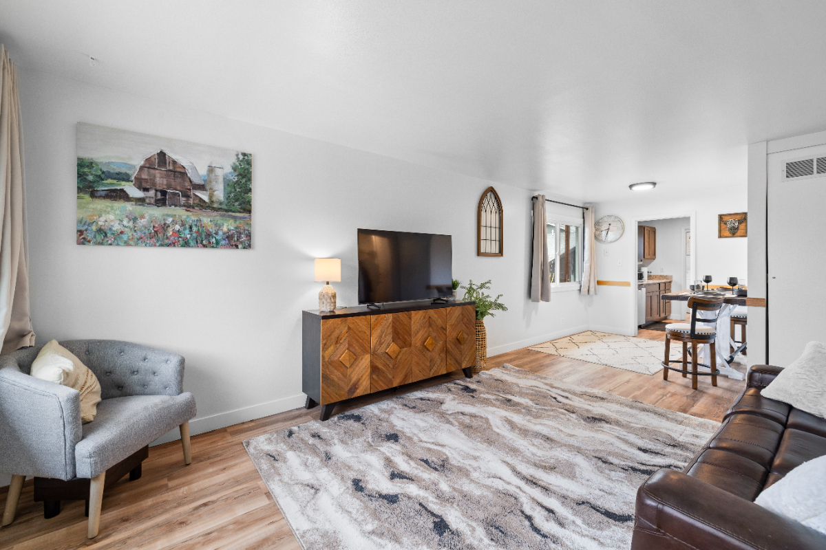 Completely Remodeled 1 Block from Hospital - Photo 6