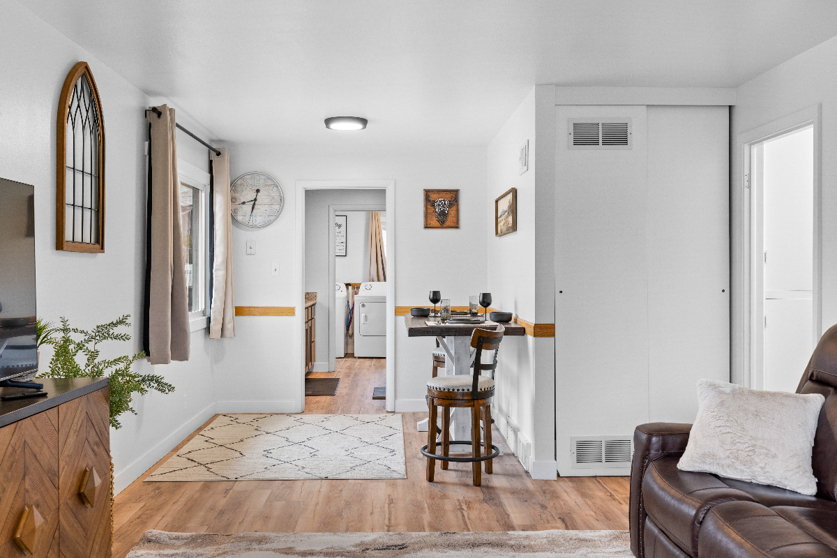 Completely Remodeled 1 Block from Hospital - Photo 8