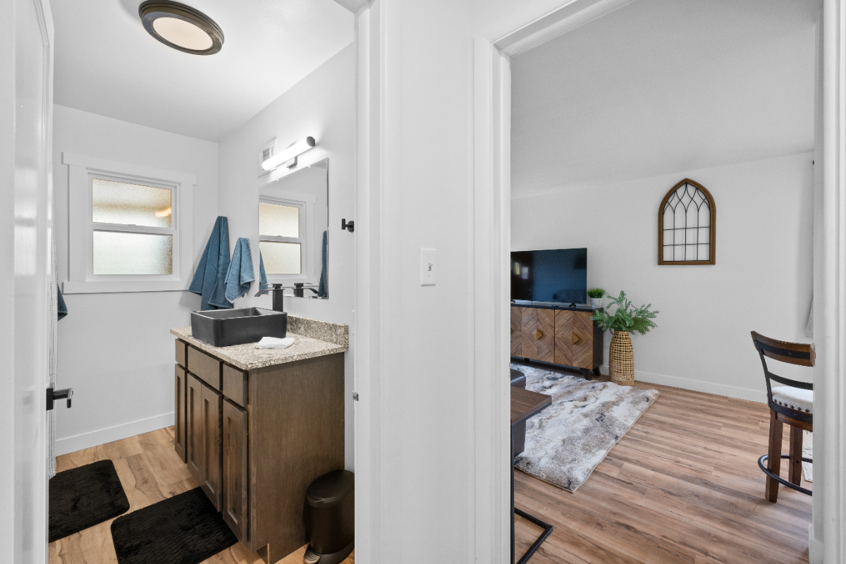 Completely Remodeled 1 Block from Hospital - Photo 10