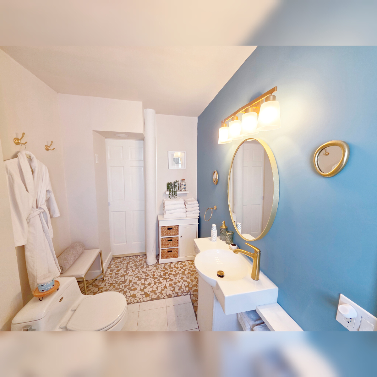 clean cozy, safe apartment with king bd, washer/drier, private yard and parking - Photo 6