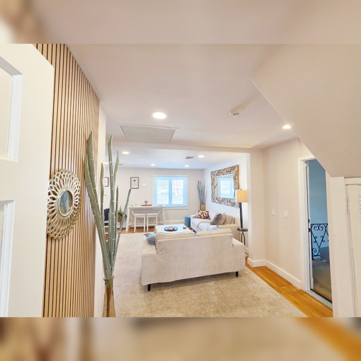 clean cozy, safe apartment with king bd, washer/drier, private yard and parking - Photo 10