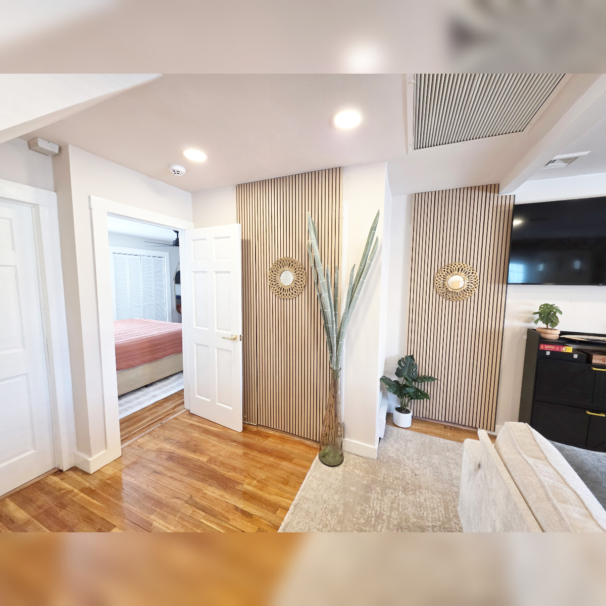 clean cozy, safe apartment with king bd, washer/drier, private yard and parking - Photo 11