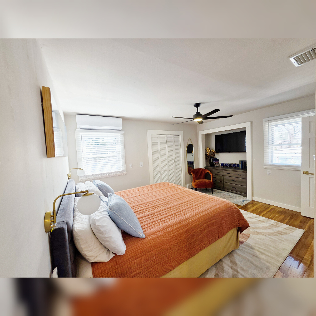 clean cozy, safe apartment with king bd, washer/drier, private yard and parking - Photo 12