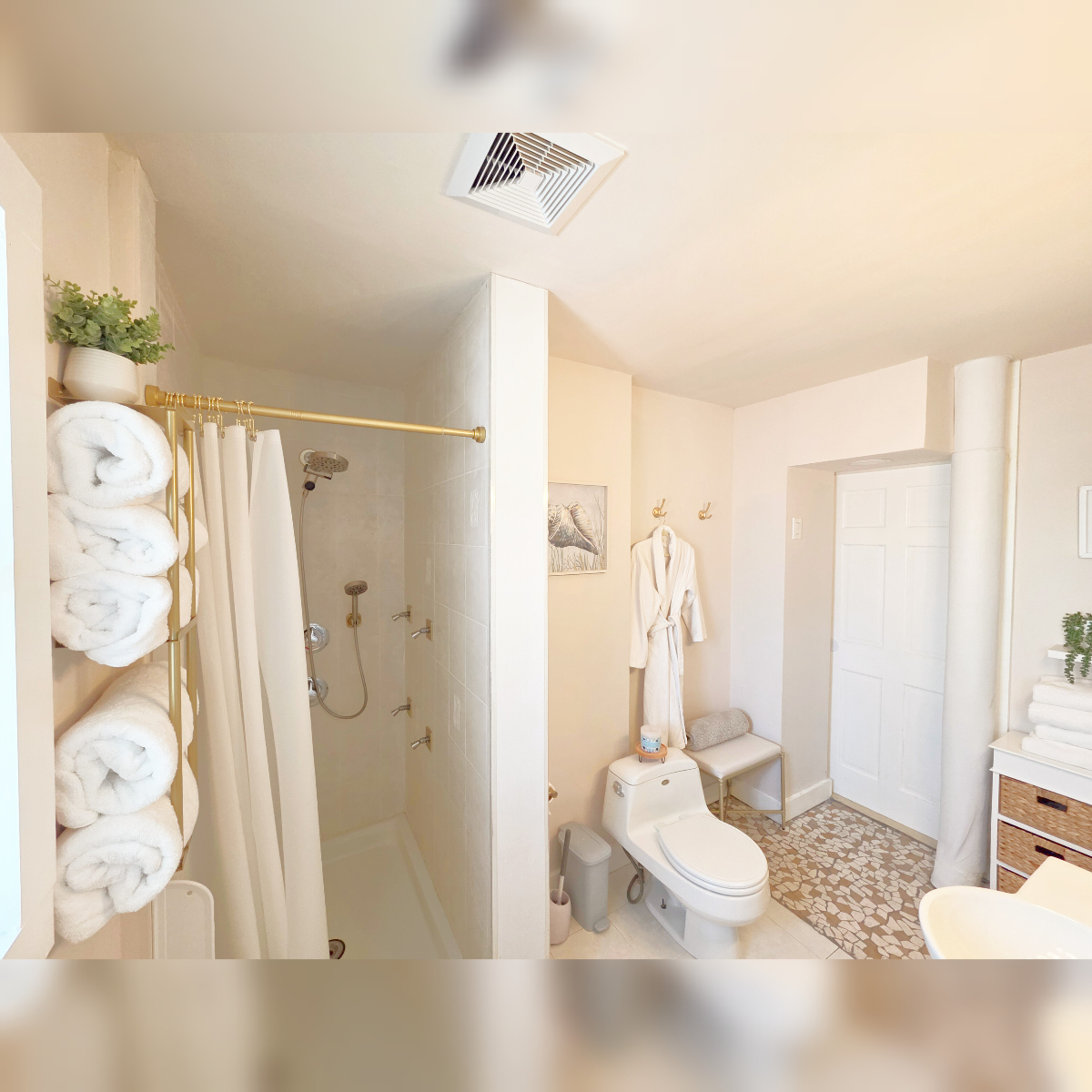 clean cozy, safe apartment with king bd, washer/drier, private yard and parking - Photo 8