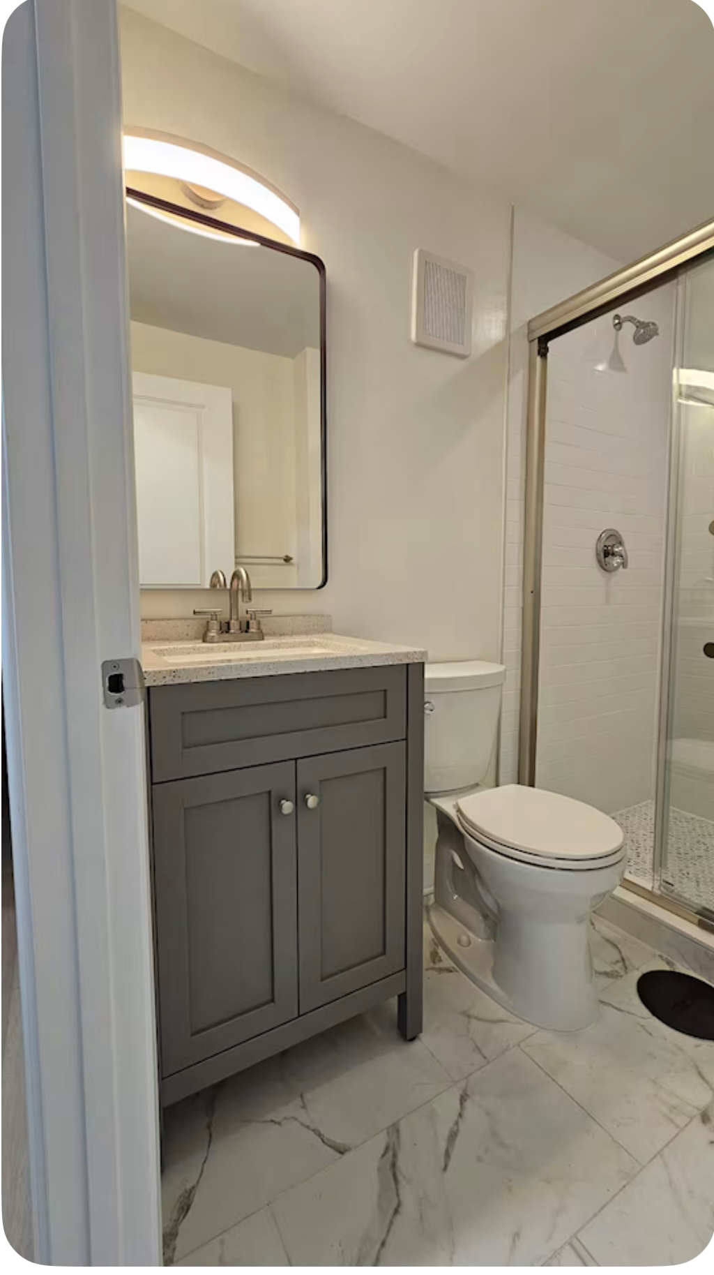 Cozy, furnished entire apartment in DC - Photo 8